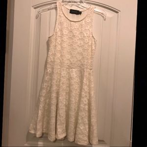 MINKPINK white lace dress EUC